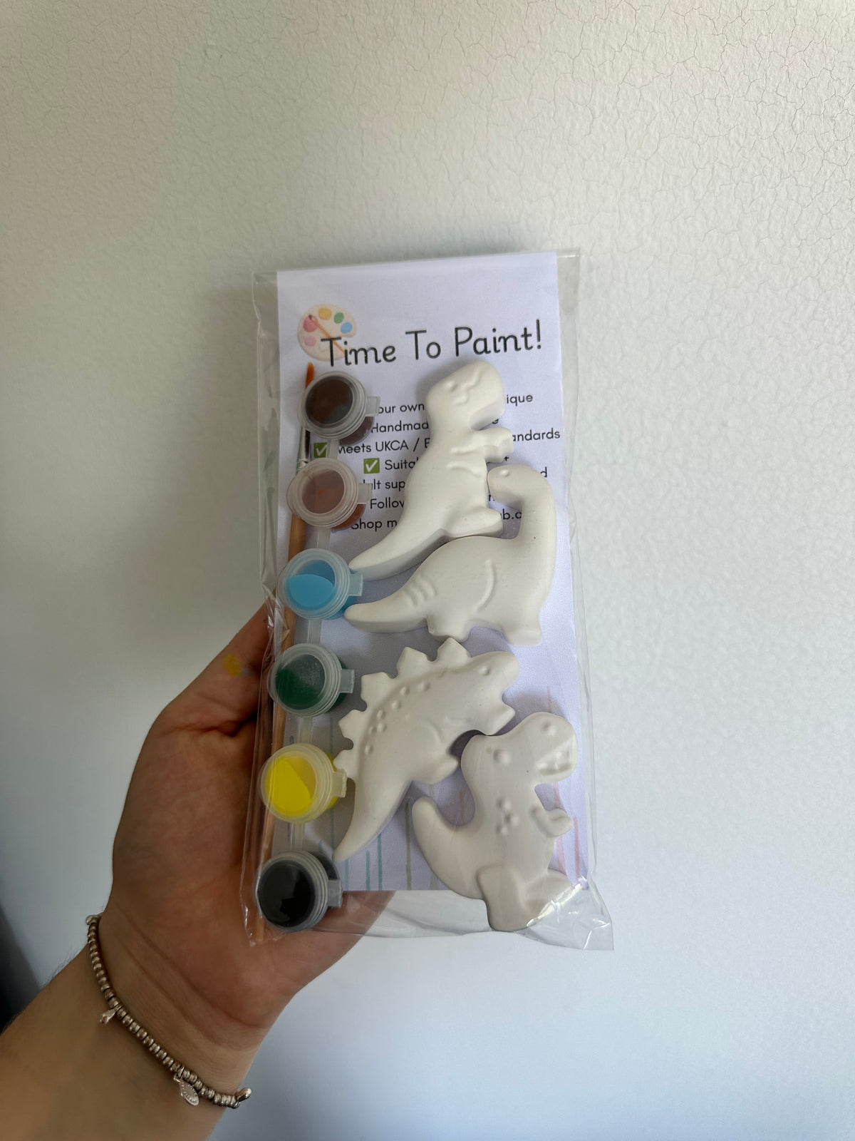 Paint your own dinosaurs 🦖 ￼